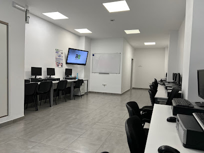 Foto Autoescuela AVAE Élite