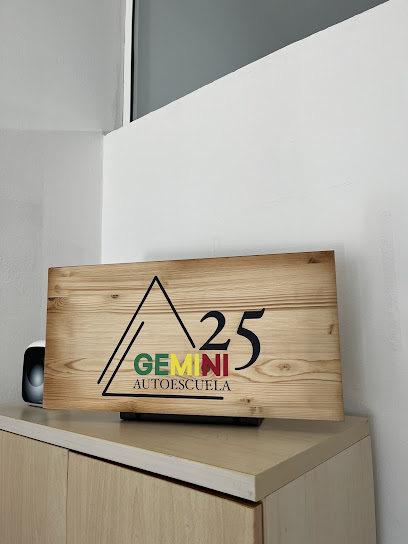 Foto Autoescuela Gemini25
