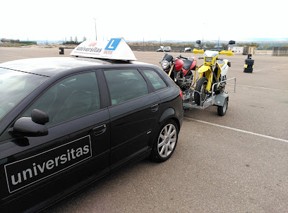 Foto Autoescuela Universitas pistas moto